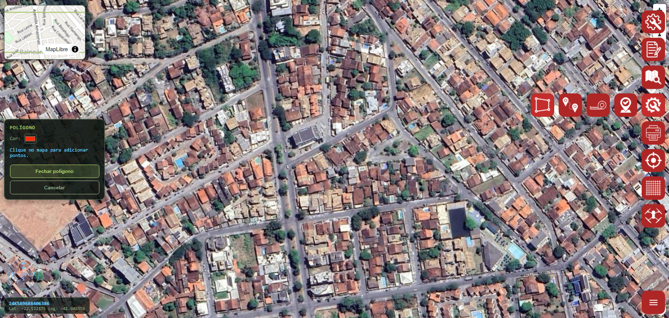 Mapa tático com ferramenta Polígono ativa, painel Polígono e orientação para clicar no mapa e adicionar pontos.
